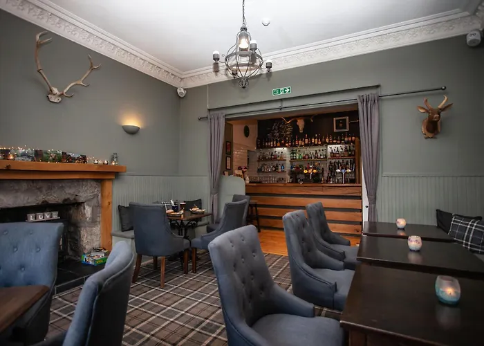 Central hotel: The Courie Inn